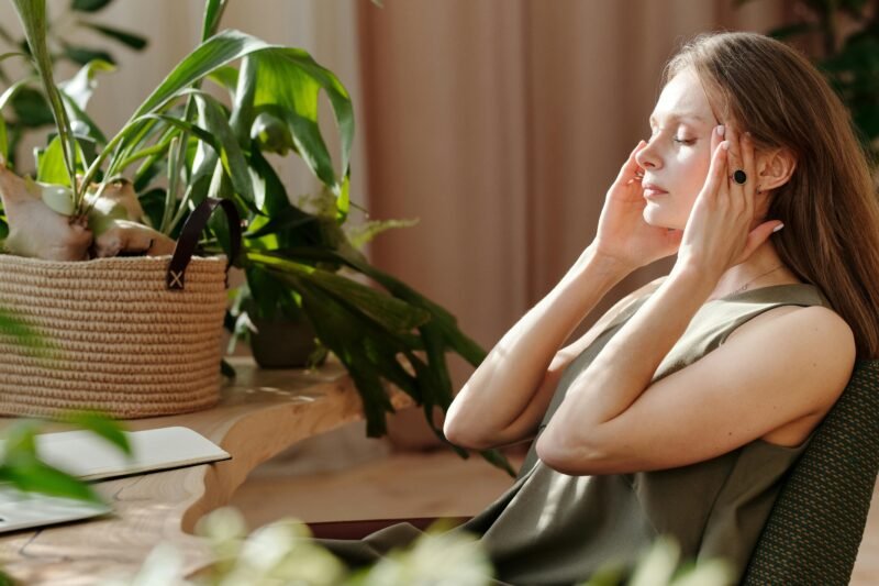 These Simple Meditation Shifts Are Rewiring Daily Stress